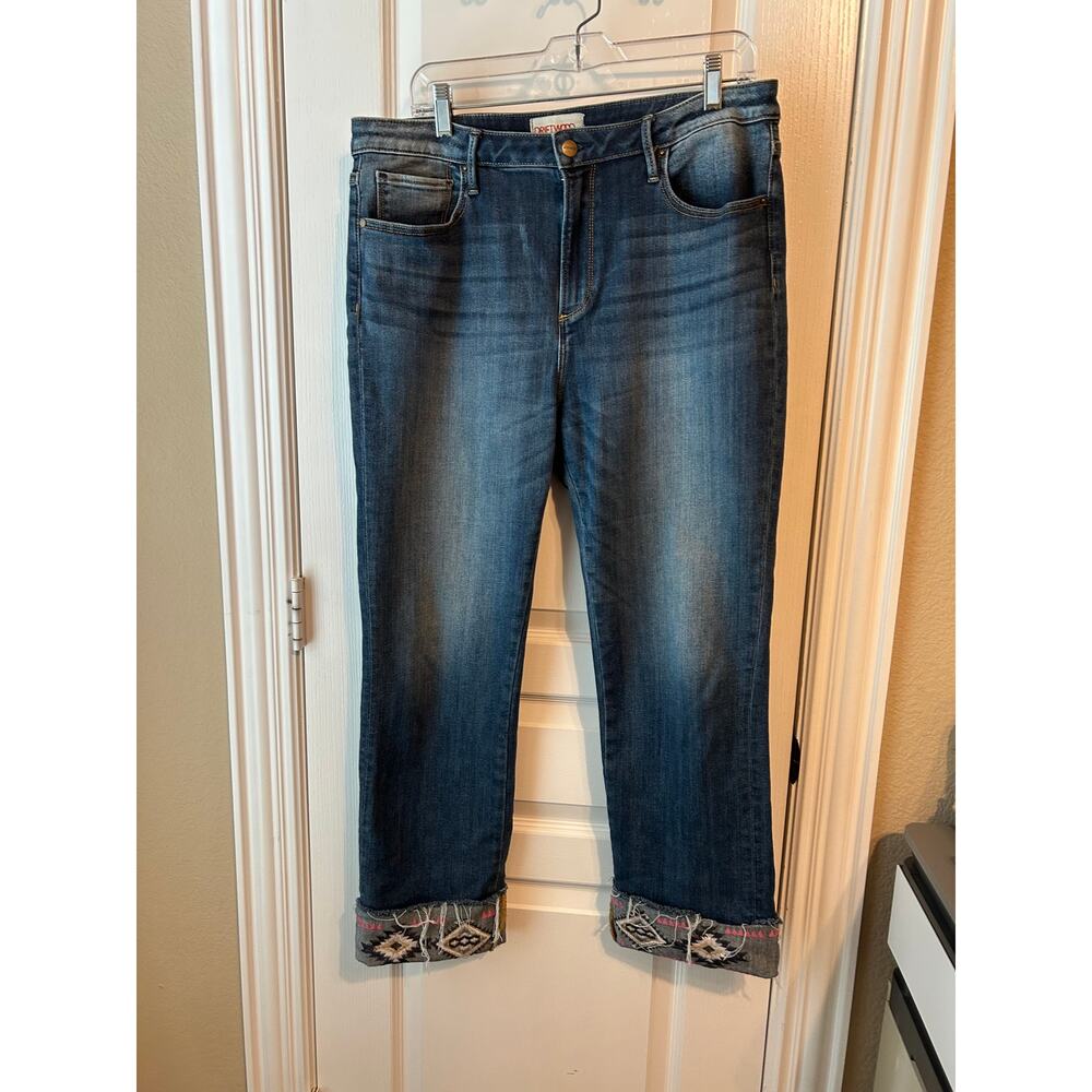 Driftwood Jeans with Embroidered Cuff Size 33 Stretchy